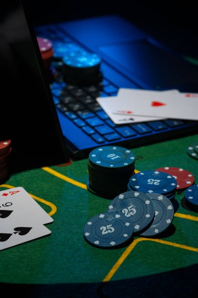 slot33 mobile app interface showing live-dealer tables and sportsbook markets